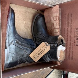 Brand new BED | STU Boots
